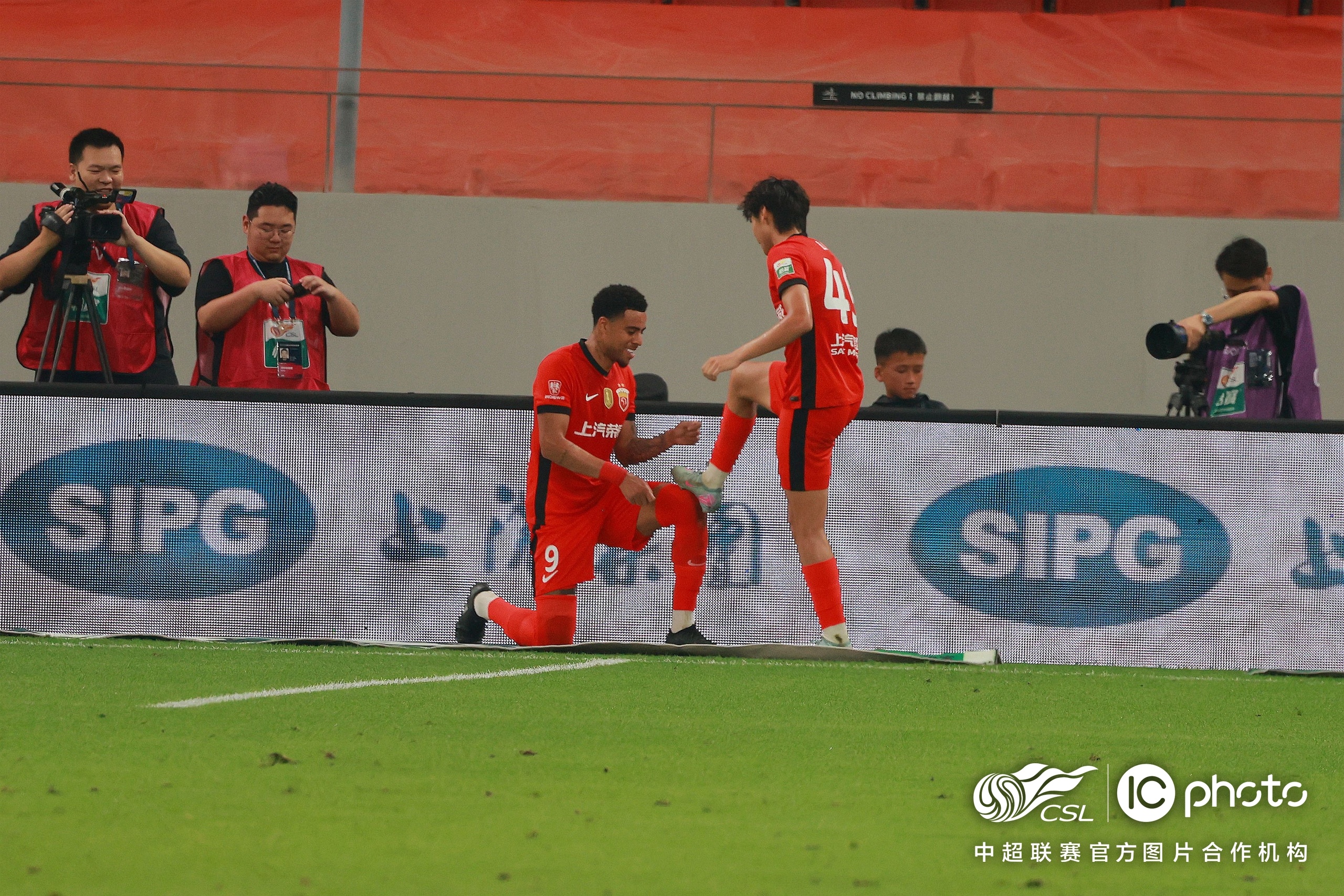 Lejing Sports-关于赛地聚焦——中超赛后热度飙升；印第安纳步行者刷新队史纪录；压力陡增；球队文化再被提及的信息